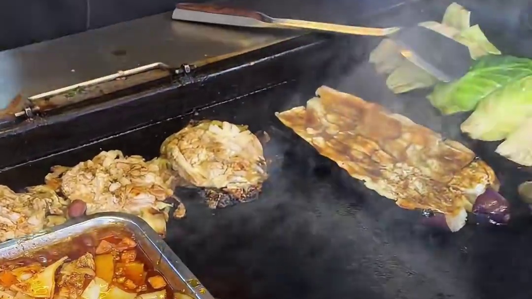 只有贵州本地人才会带你去的四大美食小吃街，好吃到晕碳
