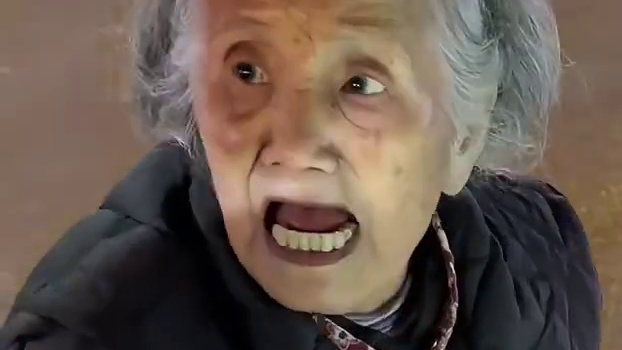 成都街头，魔丸蛋烘糕婆婆~