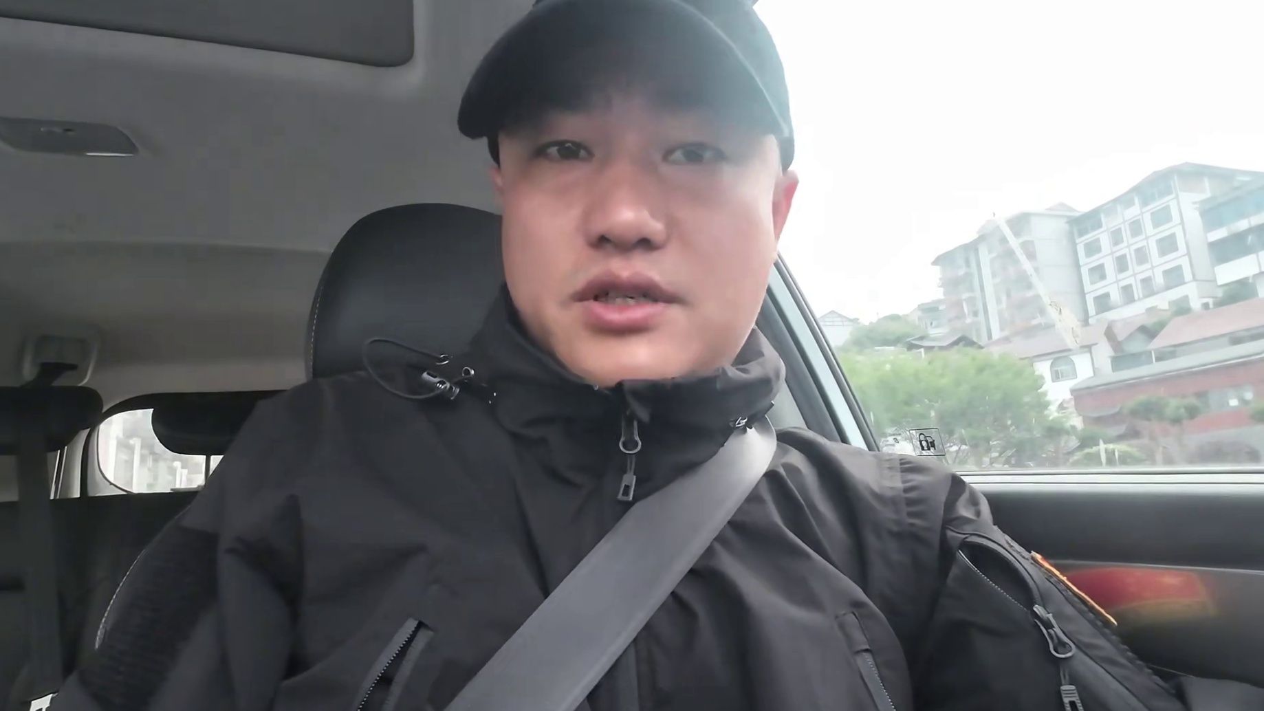 城市短逃离 山野露营好惬意 荒野食神无奈停更，这次浪哥带上老板来一场说走就走的城市短逃离，驱车直奔郊