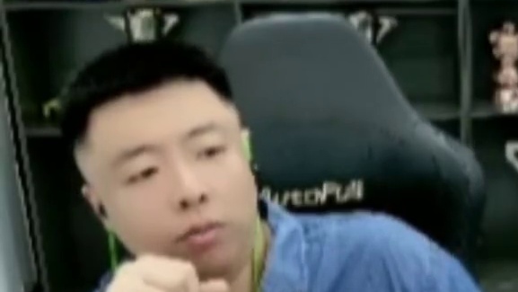 果皇1v2残局，大果真没口碑了，小孩队浪就v你了。