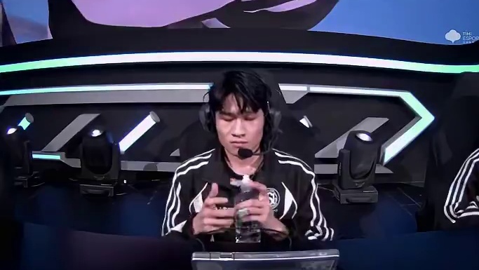 【2026S联赛春季赛第二赛段】第三周第一日第二场2v抢七赛
RSG vs Wz
第十局：霍比特之旅
