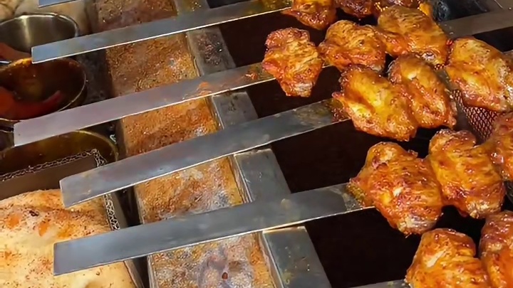 12小时极限特种兵狂炫南昌8家美食！均价不到十元一顿被辣到没脾气！