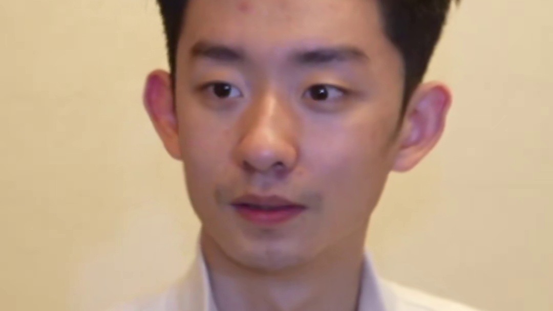 央视台球专访新科斯诺克世锦赛冠军吴宜泽，吴宜泽称希望自己能让父母生活得更好！ #