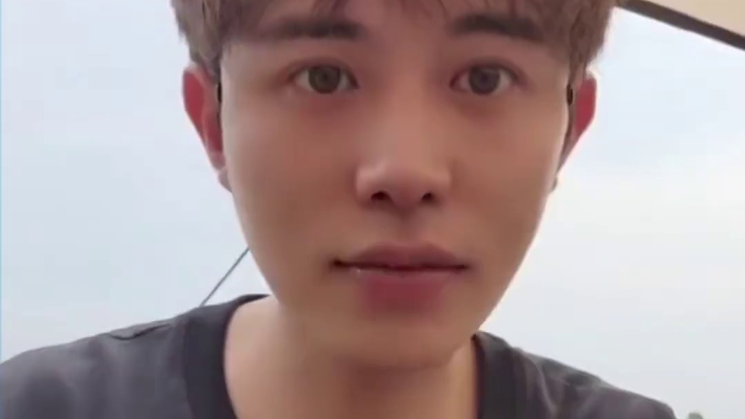 童锦程喝酒吃柿子，怕是不想活啦