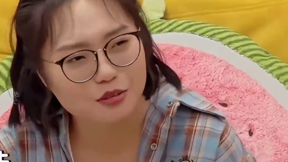 张凌赫让金靖孕期多看他和热巴，所以孕期看帅哥美女小孩能变好看是有可能的！！！