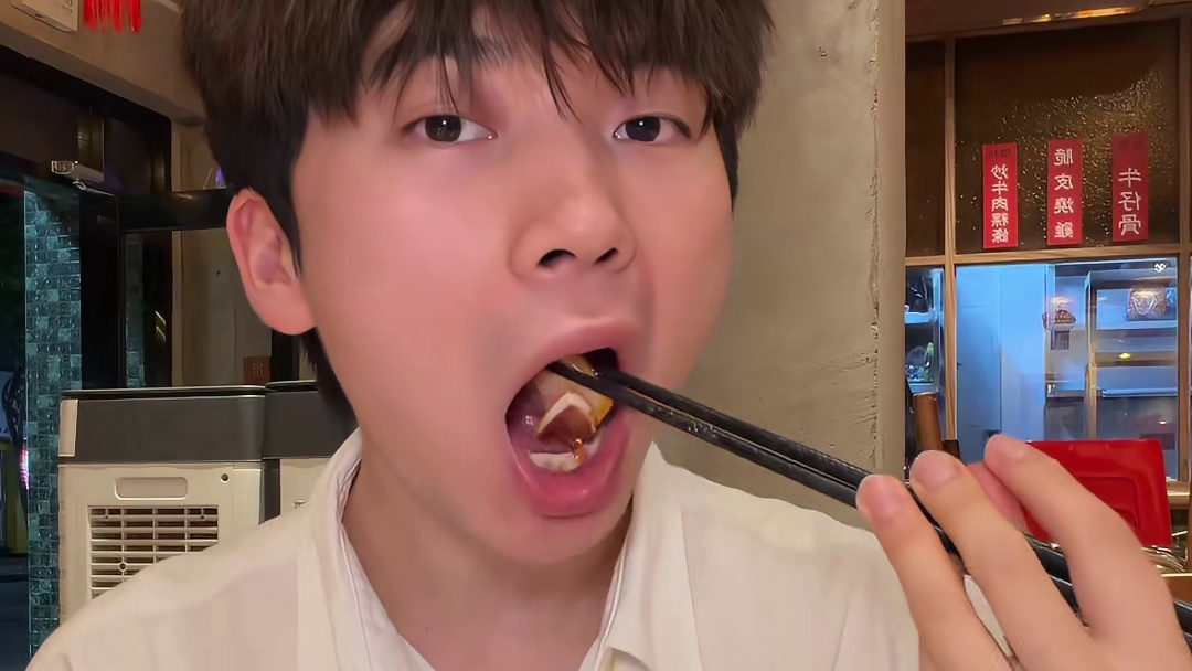 欢迎收看00后裸辞不上班，在广东汕头的干饭vlog！今天吃到了超有烟火气的大排档