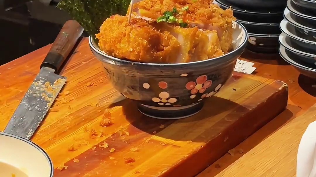 日本顶级的超大猪排饭是怎样的？