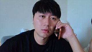 拍視頻過(guò)520缺席引討論