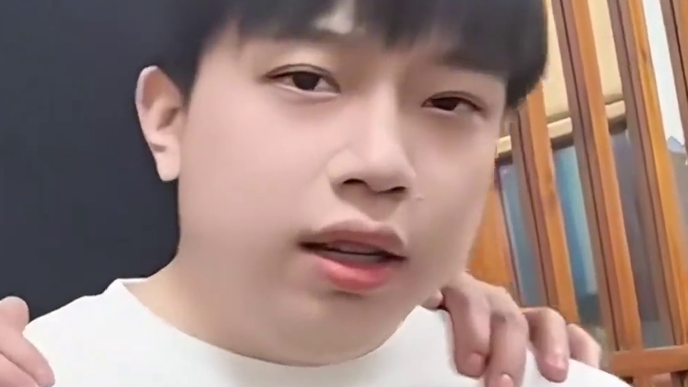 挺喜欢逗龙儿的 哈哈哈