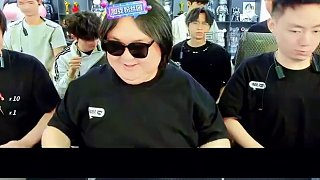 狂魔哥觀看陳伯狙擊杯！南瓜小賢無(wú)念子默小正！ 小正從桌子下面爬出來！魔子徹底繃不住了！