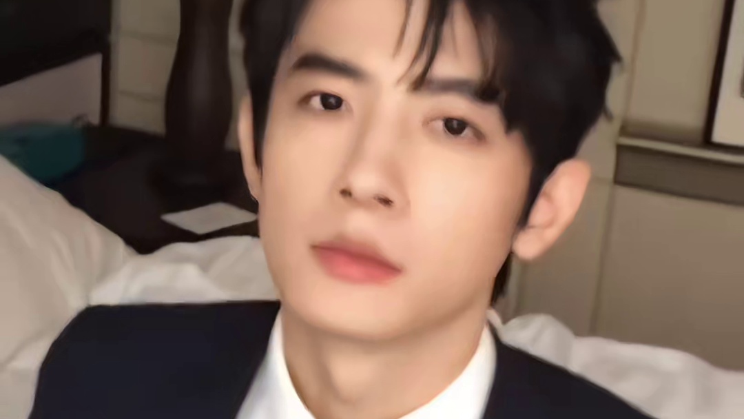 李登科打听到周也男友不是周皓崎 挂一天了如果是假的双方是不是早辟谣了？