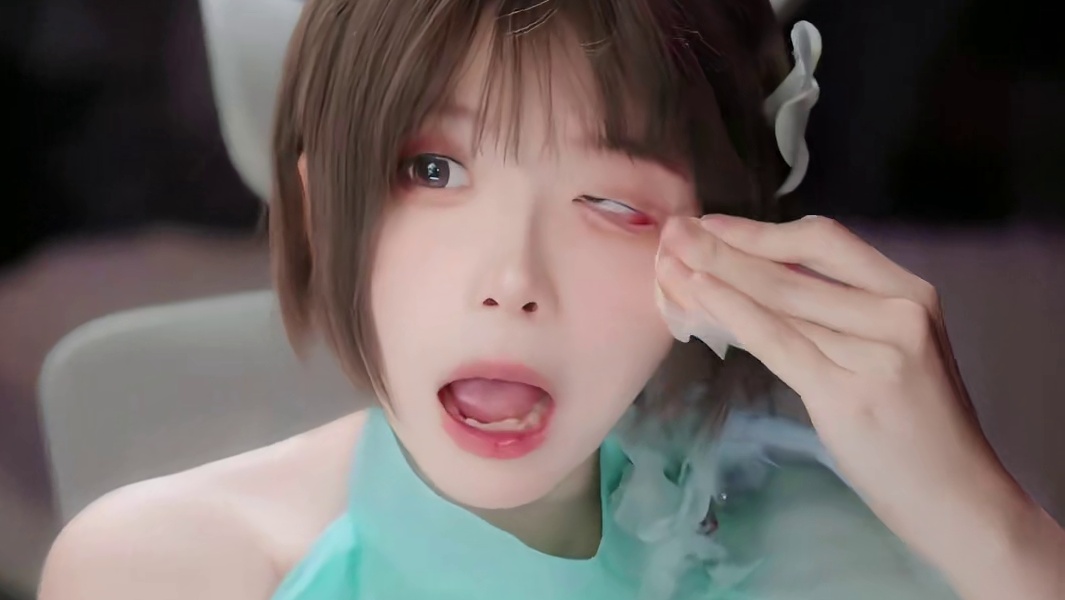 女生化妆前后差别这么大？！兔娘直播卸妆展示区别