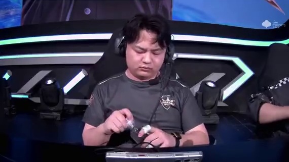 【2026S联赛春季赛决赛赛段】第一周第五日第一场2v抢七赛
QY vs KZ
第七局：流觞曲水 爆