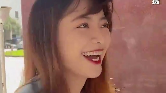社交天花板主持人挑战在电视台门口化妆， #社交牛逼症 9大特征，你中了几个？ #主持人日常