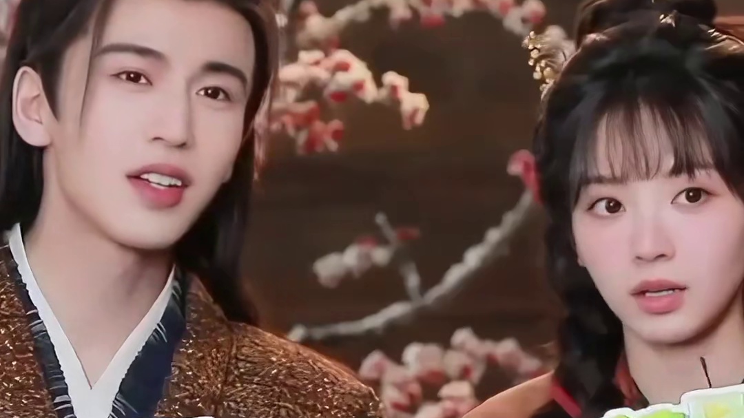 为何张凌赫看田曦薇的眼神拉丝？