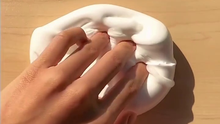 你携缓缓月色而来，而雪也好似温柔弥漫。

@蒸気波波波.SLIME(O3xpjykj547syjbm