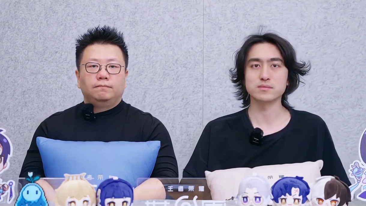 王世界S1赛季终于能彻底关掉虚影了，同时去掉了蓝色光效