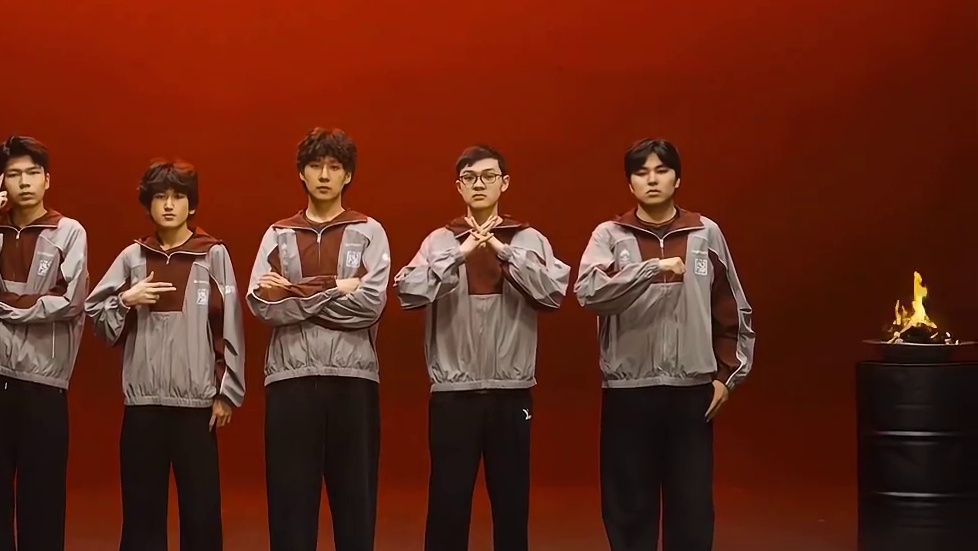 MSC at EWC26 The HUNS Esports出征片
The HUNS Esports