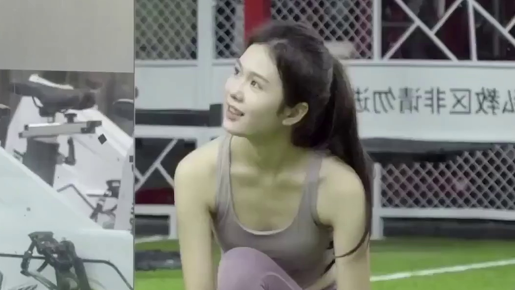 爆笑恶搞配音：当健身时突然发出奇怪的声音