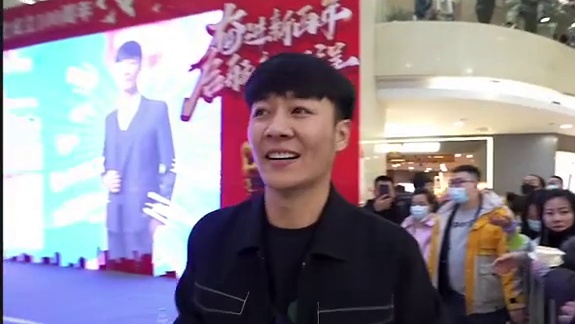 感谢所有粉丝这一年来的支持，我会更加努力，给大家创作出更好的作品，谢谢你们 #内蒙古 #粉丝见面会 