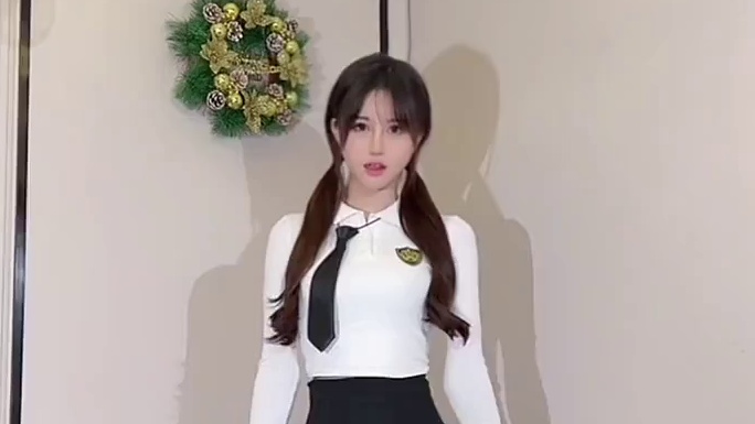 别藏了，艾特你最爱看腿的兄弟出来吧