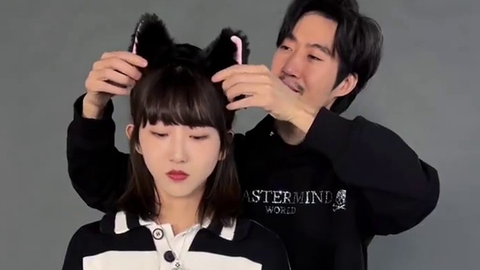 艾特你身边的猛男拍这个哈哈哈
这个发箍多少有点魔法
 #可爱猫爪舞   #常远  #Max街舞小霸王