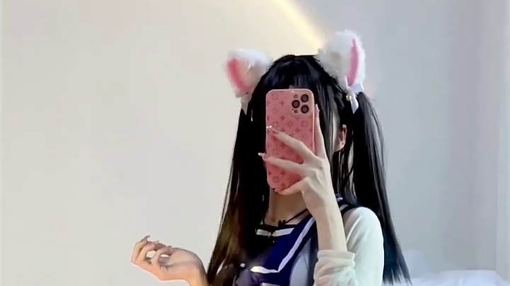 如果我说我会玩英雄联盟 永劫无间 云顶之弈 还有王者荣耀  正好还有点小漂亮呢 #我说了NO手势舞 