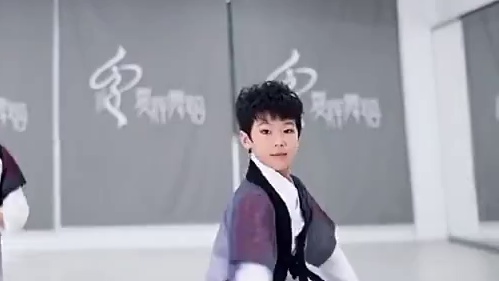 原创编舞《万疆》，夏辉母子演绎版，你们看能打多少分 #万疆 #古典舞 #舞蹈