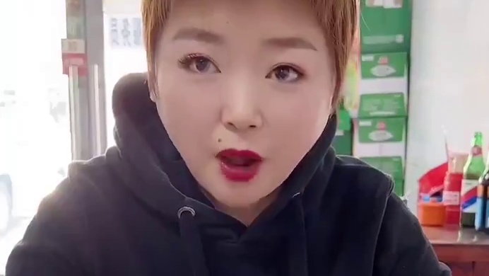 他家串属于原汁原味，吃起来味道很有年代感 #你今天吃羊肉串了吗 #妈呀太香了 #家乡美食
