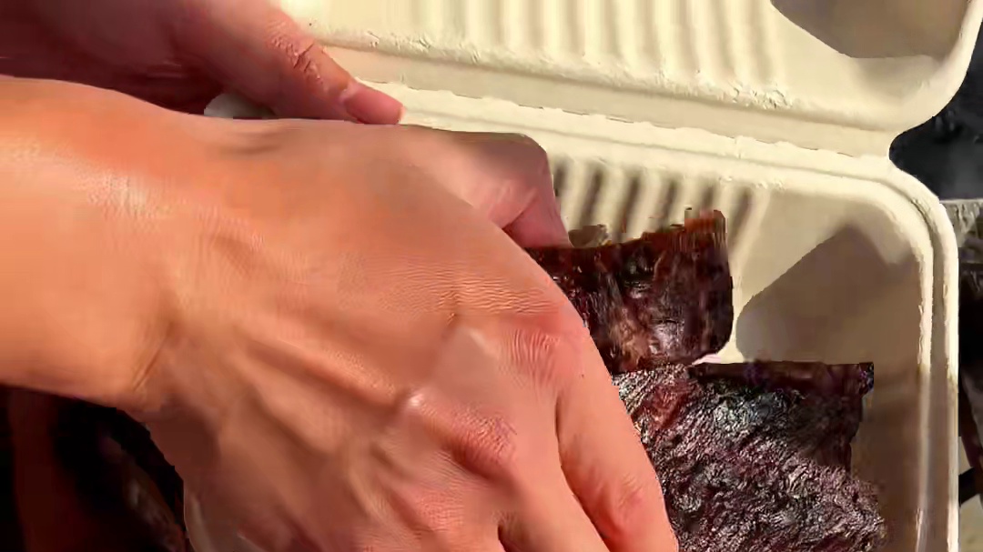 这肋排居然使我体内的肉欲狂飙