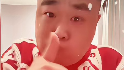 你假装正常的样子很狼狈