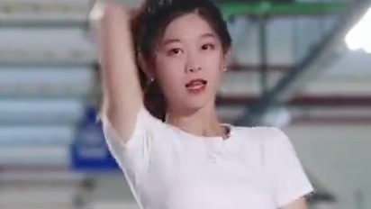 跳完才发现第一个动作好像抓泥鳅 #这谁顶得住啊 #完美身材 #发电计划
