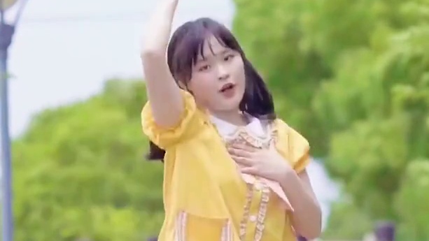 这个花苞裙好好看！！喜欢小黄花～#二次元新星  #宅舞 #可爱