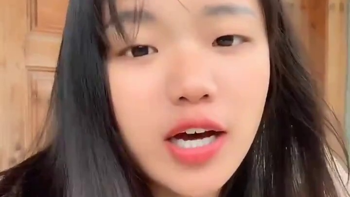 玩快手这一年里，没想到让这么渺小的我，认识了你们。很多人都说我们不务正业，但是只有我们自己知道，我们