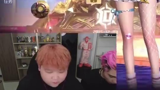 老铁V0号上来圆梦一口气直升V5？果然V0号就是欧啊！大型沐风游戏装备“扶贫”为你播出！