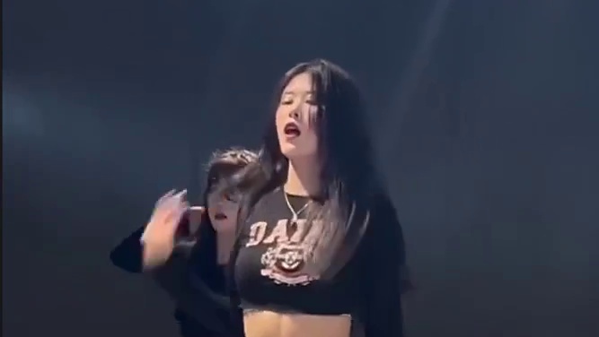 你们要的衣服裤子～
 #逛街跳舞都能穿 #每日穿搭分享 #kpop永不落幕