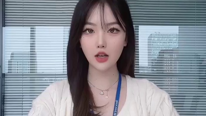 【叨叨联播】嘿嘿，灌篮高手马上就来，跟游戏小皮一下~#英雄联盟手游  #lolm  #叨叨联播 
