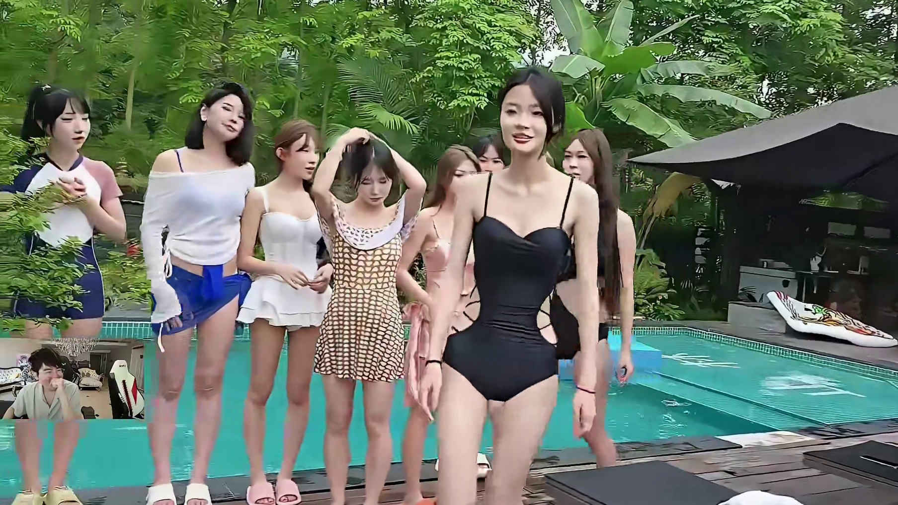 AJ让尖勾传媒女主播集体欢迎态爷，姿态当场没绷住：低调低调