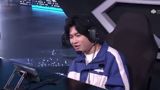 【2026S联赛春季赛决赛赛段】第二周第一日第一场个人solo赛
QY vs eStar
第十二局：