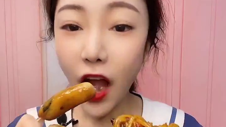 来啦，新疆炒米粉爆辣的太过瘾啦！记得赏个小爱心❤直播啦直播啦直播啦 @沂蒙春姐(O3xfyb2jwp