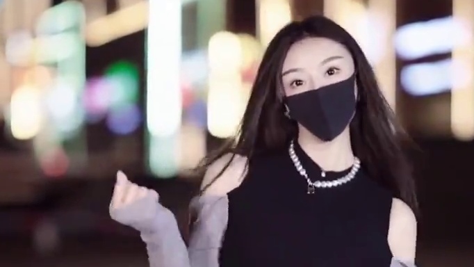 世界上最让人底气十足的是被偏爱 #紧身牛仔裤 #Without_Me摇摆舞