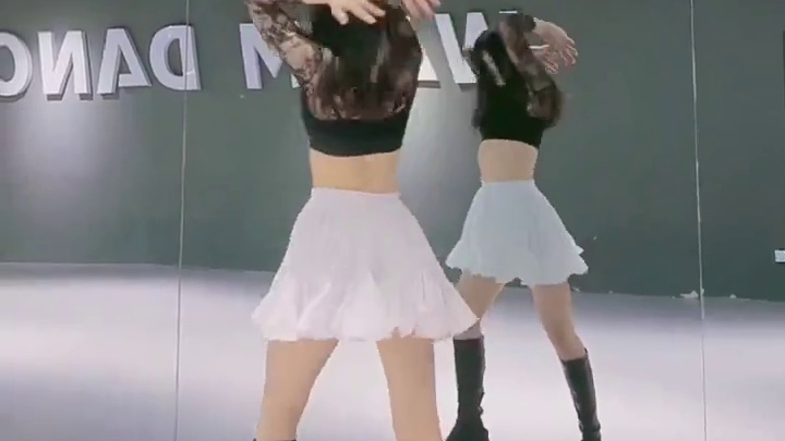 #hann #gidle #舞蹈 “这世上一定要有一束光是为我打的”