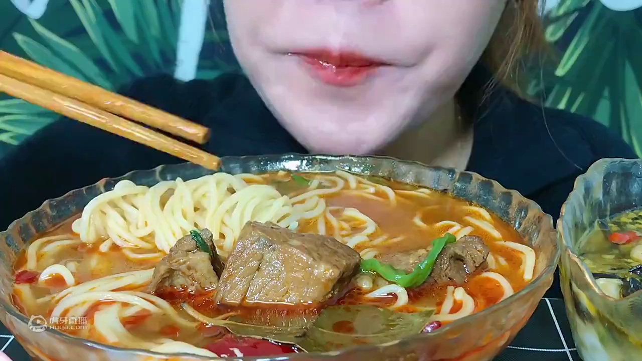 美味的一天，大鸡腿！大牛肉的快乐呀！你们喜欢今天的哪个面？#美食 #美食分享