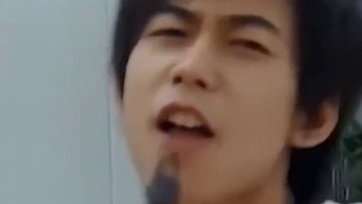 啊这，苏醒原来还是瓜子脸，真的好帅，谁能拒绝23岁的苏醒呢？
 @小剑讲游戏(O3x7ppbr6n