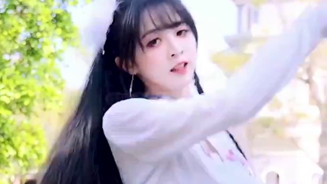 做一个温柔的人，不言不语，不争不抢，不紧不慢，淡然处之 #旗袍 #古风 #舞蹈