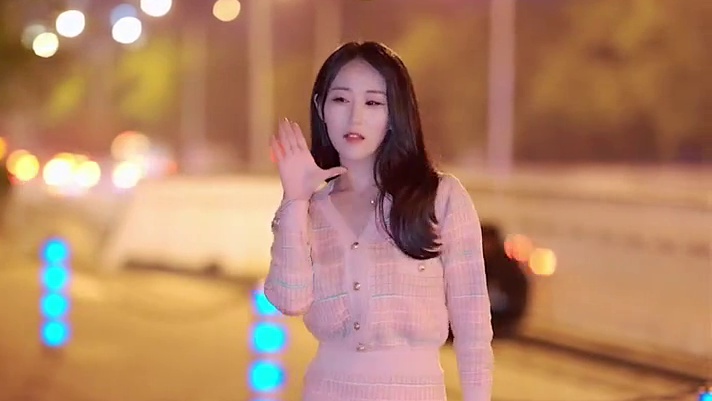 我听过你的歌 我的大哥哥
我明白你的心  你的喜怒哀乐
  #舞蹈 #秋天的第一支舞