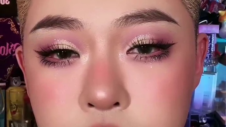 #一秒入夏妆容 #眼妆教程 #截断式眼妆  这个截断眼妆化妆教程 应该很适合化妆新受了 ！简单易懂的