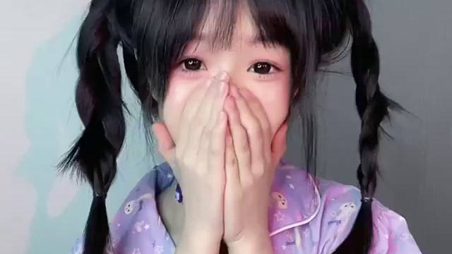 你会为了1块钱去扇你列表第二个人吗#听妈妈的话变装 #春日暴击 #小芷儿