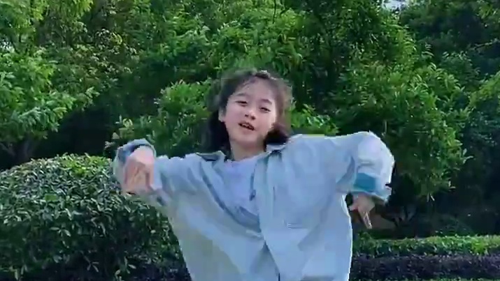 过去你陪我蹒跚学步，未来我陪你夕阳漫步