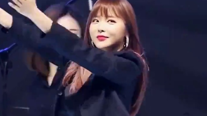 “有喜欢看我跳舞的吗” #洪真英 #舞动广场之巅  #气质美女